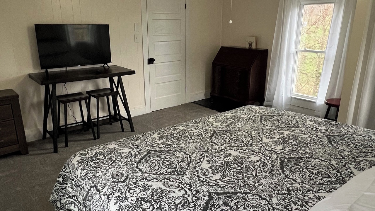 Photo of Bedroom in Gap Mills