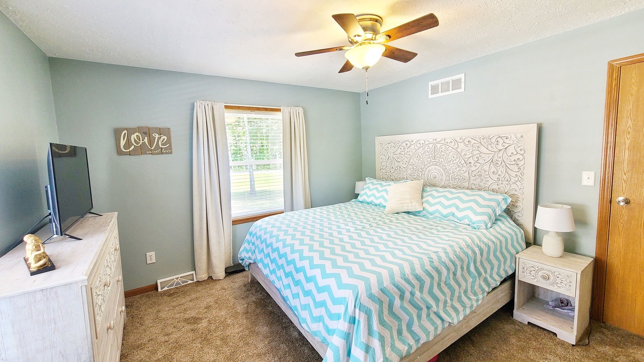 Photo of Bedroom in Wauksaukee