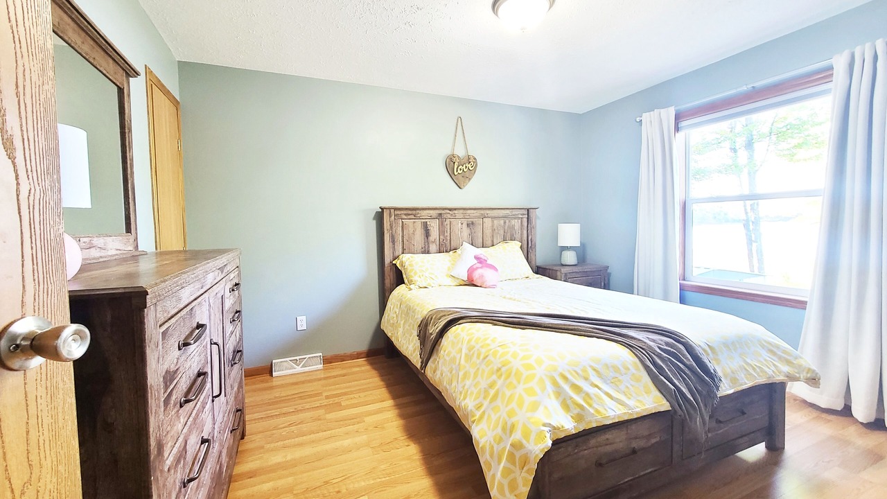 Photo of Bedroom in Wauksaukee