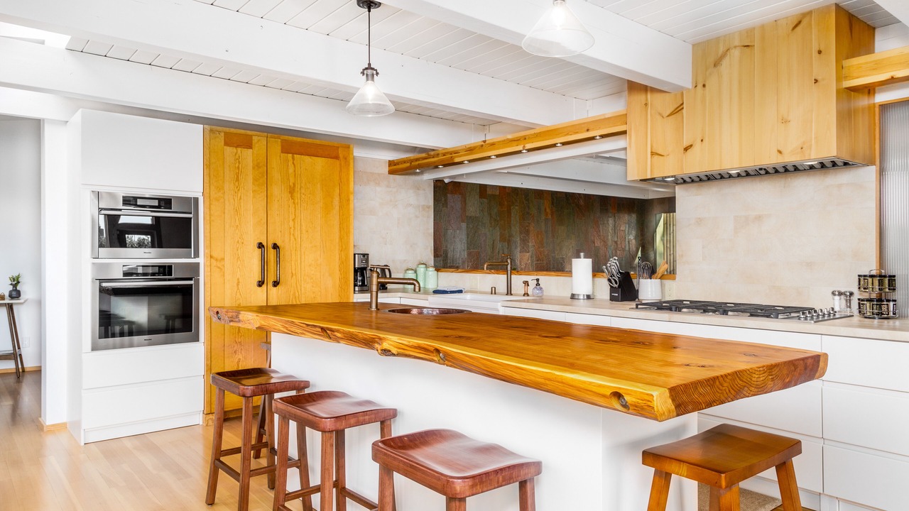 Photo of Kitchen in Downtown Anchorage
