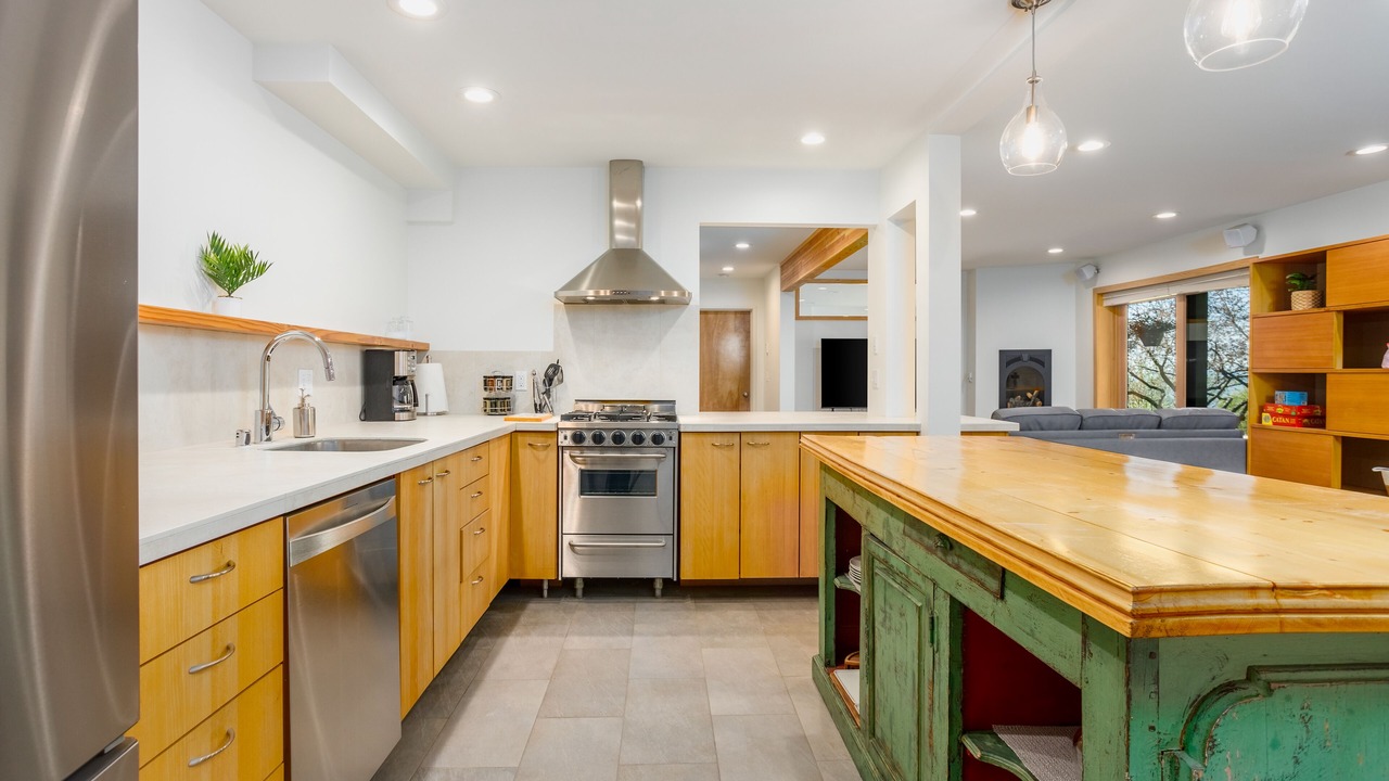Photo of Kitchen in Downtown Anchorage