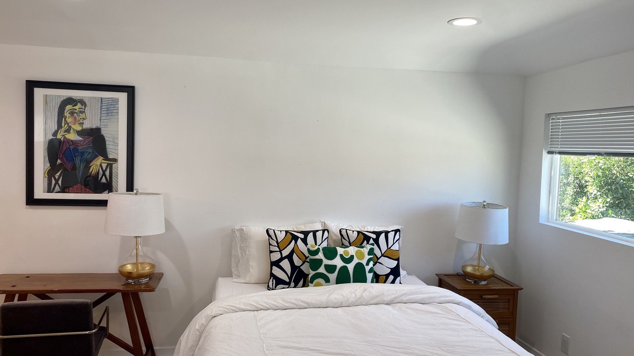 Photo of Bedroom in Lake Balboa