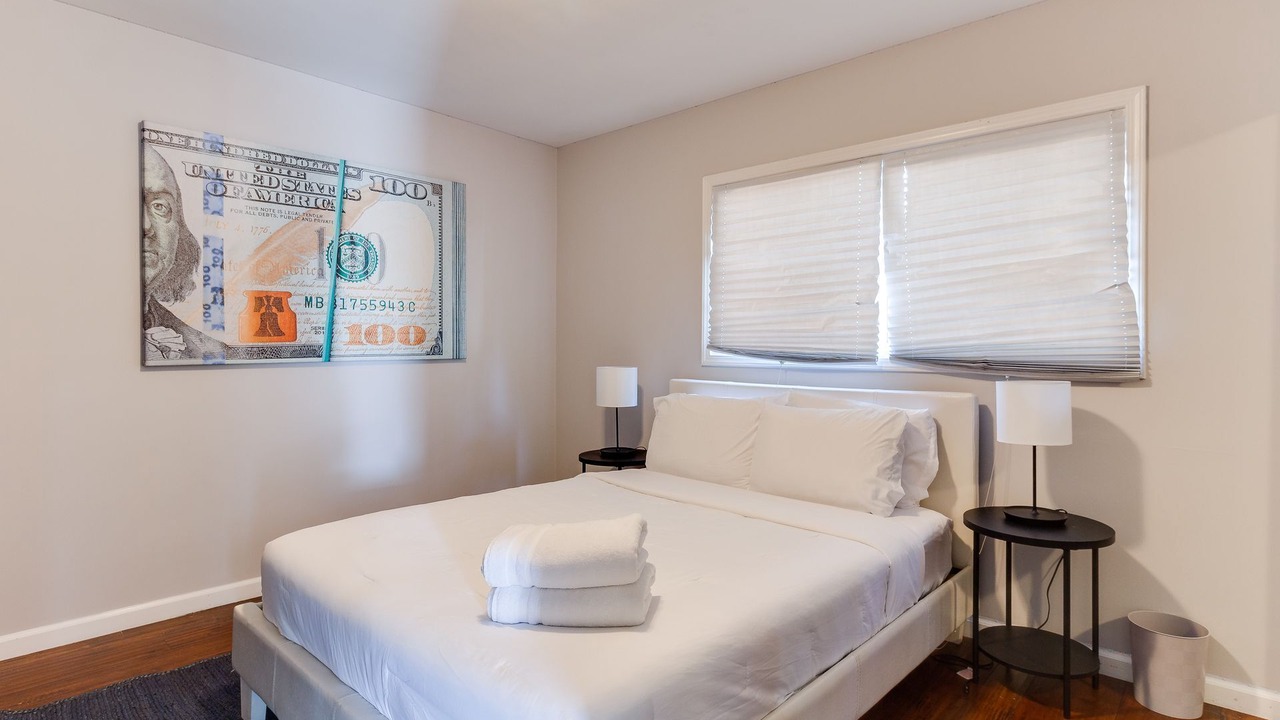 Photo of Bedroom in Reseda