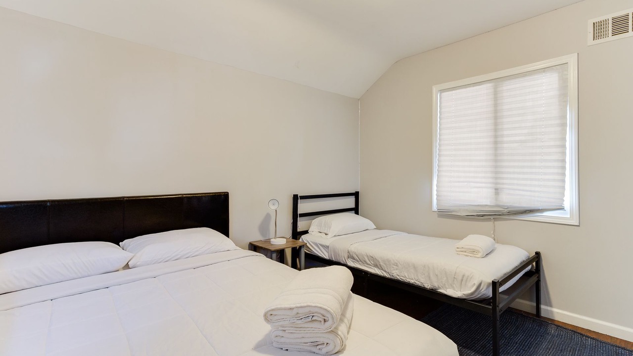 Photo of Bedroom in Reseda