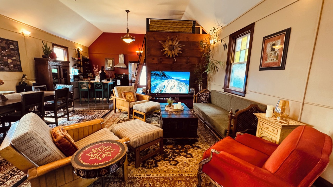 Photo of Livingroom in Elora