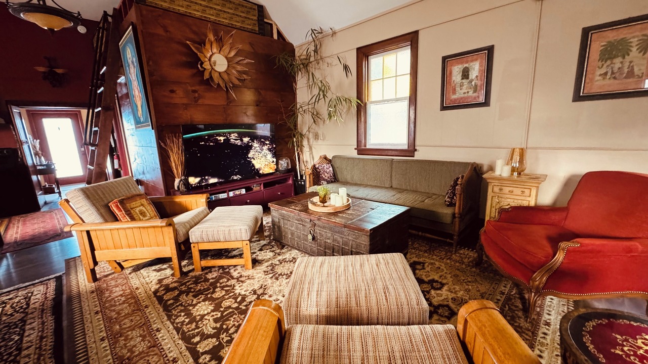 Photo of Livingroom in Elora