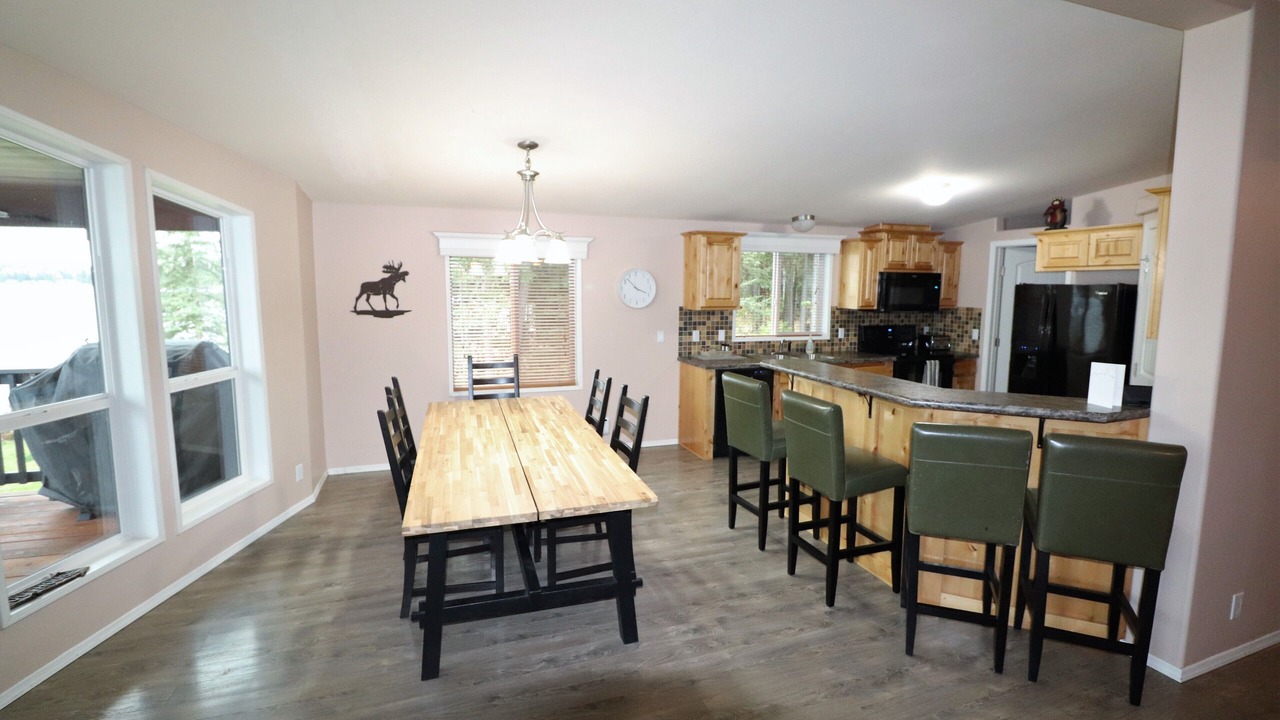 Photo of Kitchen in Deka Lake