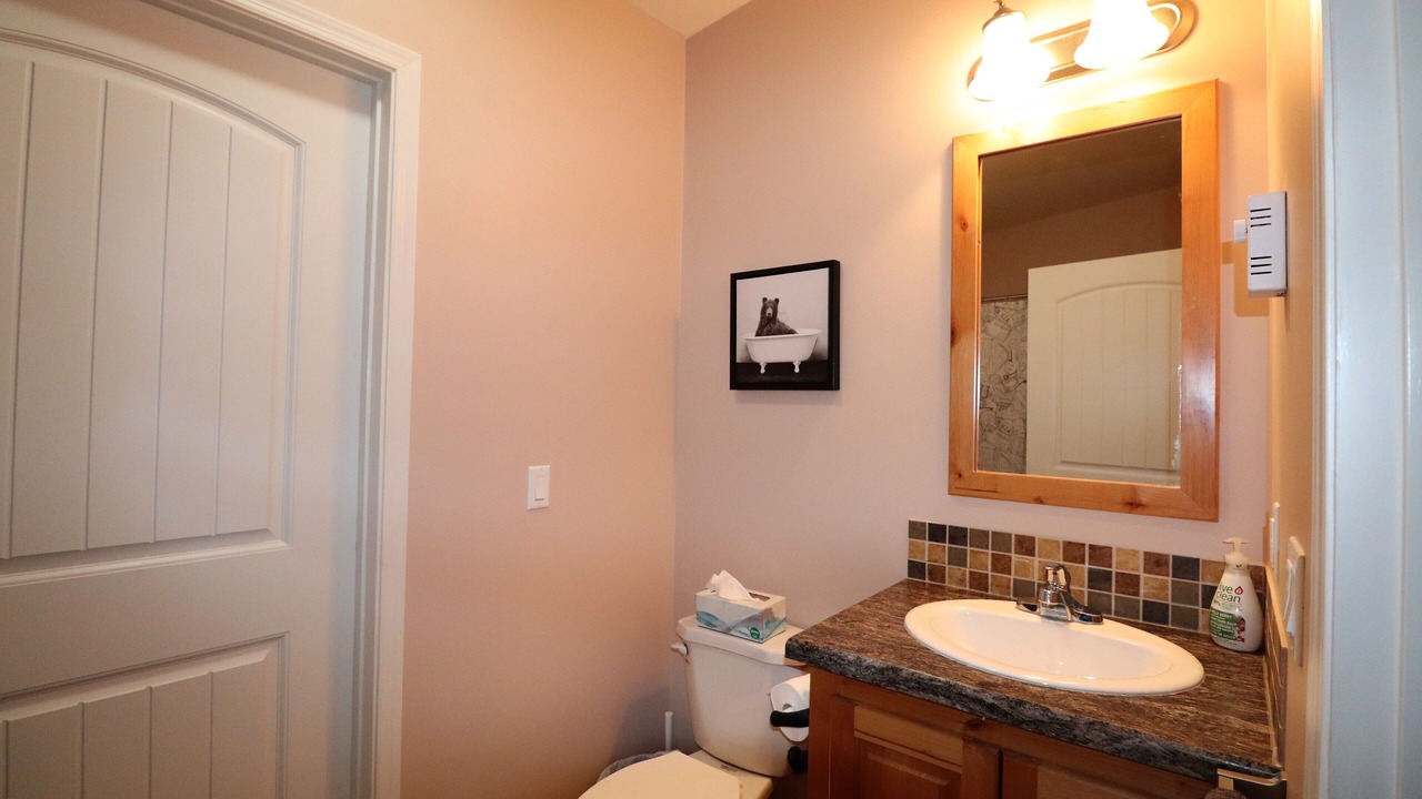 Photo of Bathroom in Deka Lake