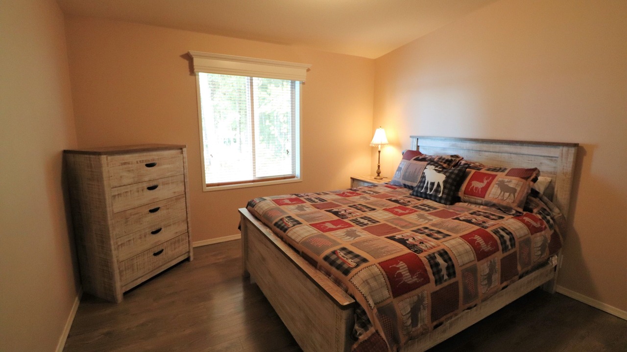 Photo of Bedroom in Deka Lake