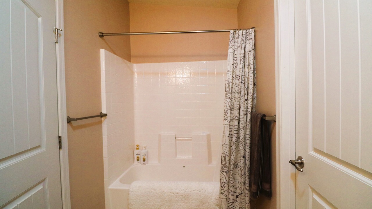 Photo of Bathroom in Deka Lake