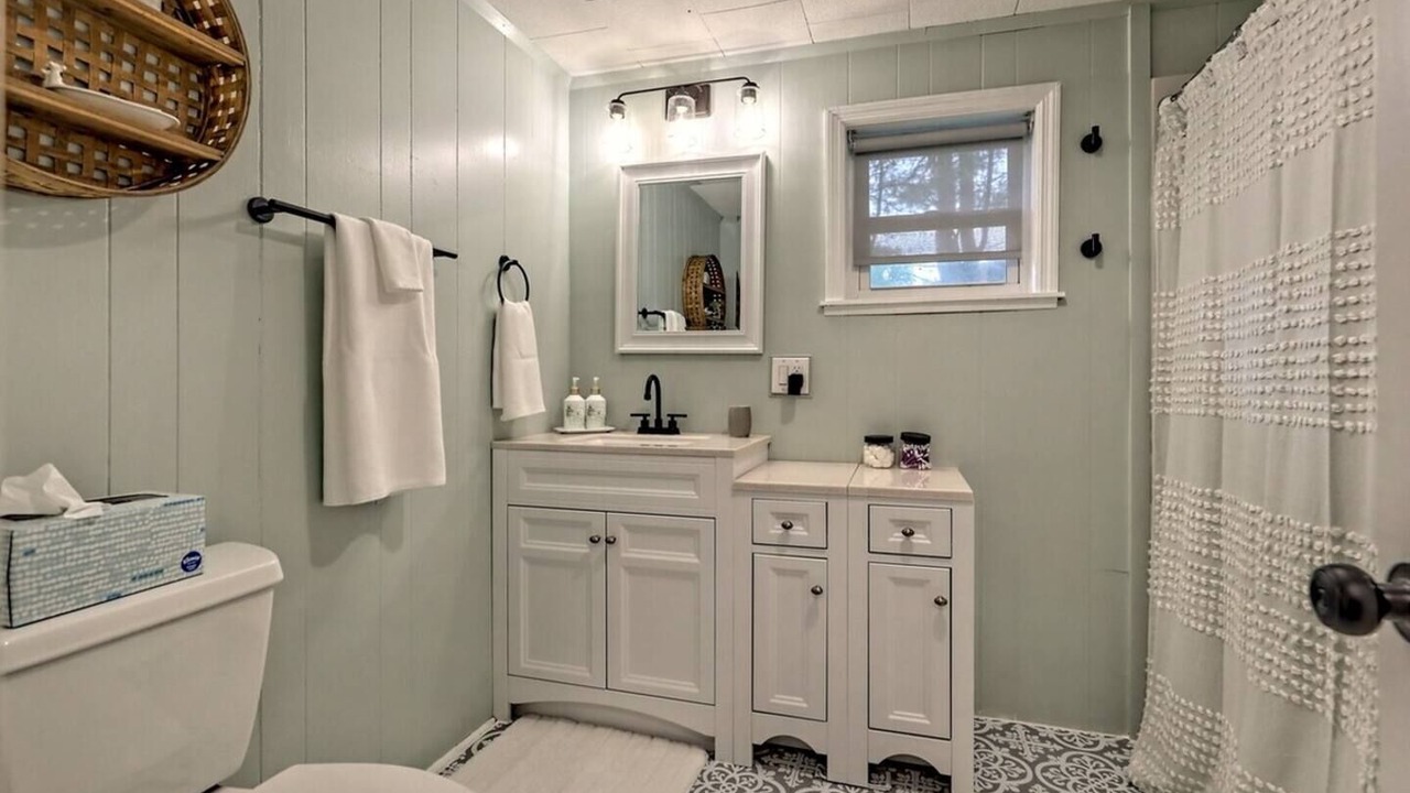 Photo of Bathroom in Scaly Mountain