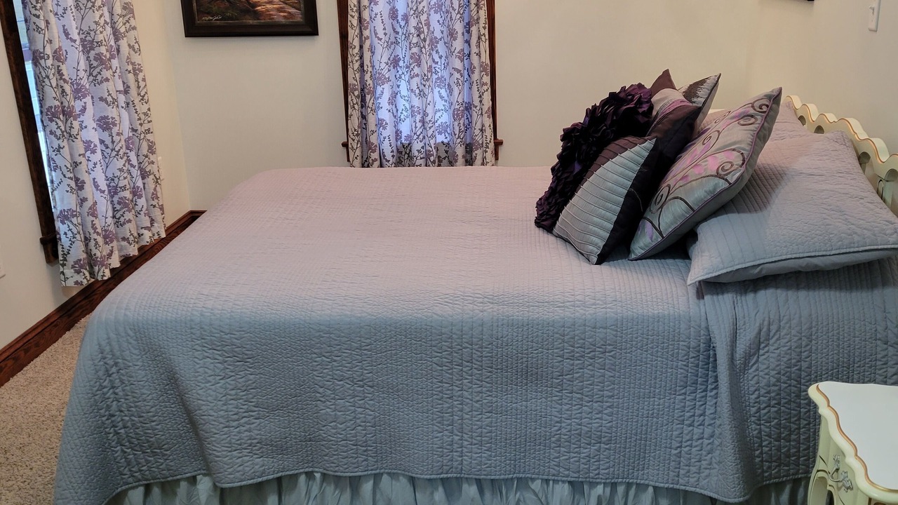 Photo of Bedroom in Neelyton