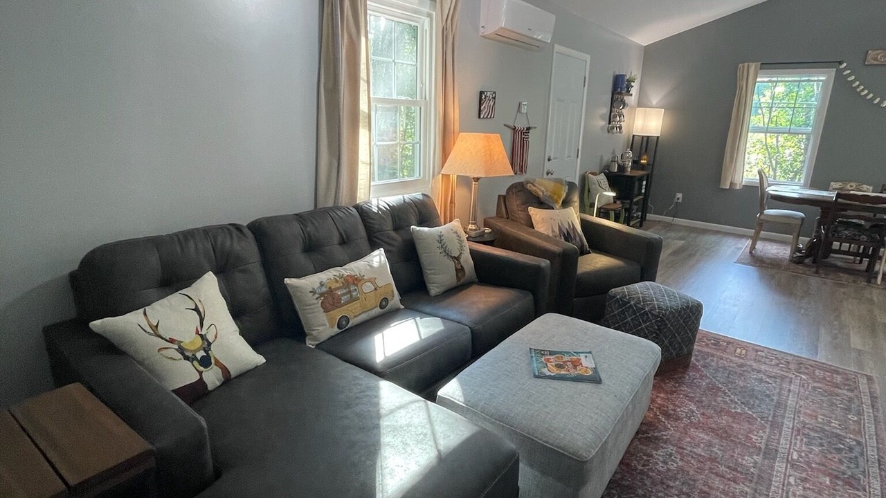 Photo of Livingroom in Lost River