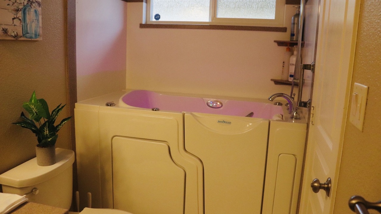 Photo of Bathroom in Salinas