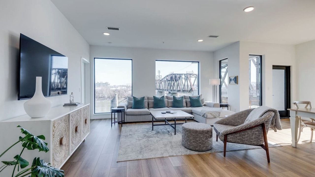 Photo of Livingroom in North Capitol