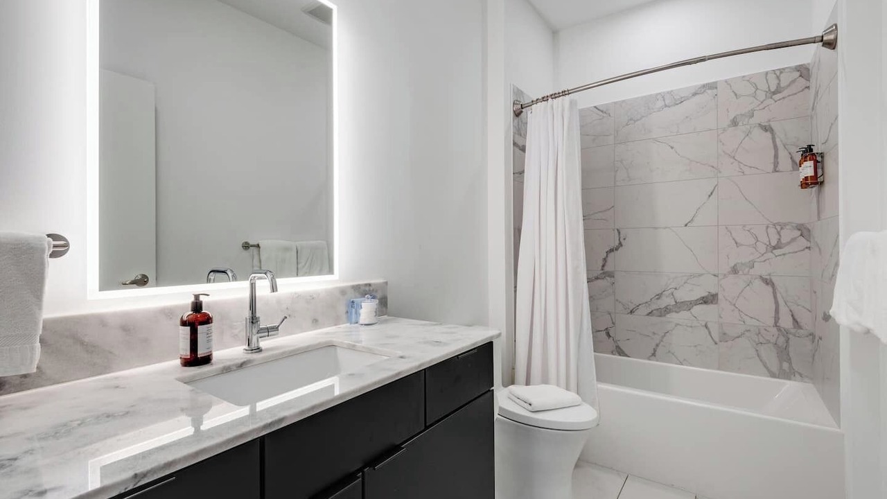 Photo of Bathroom in North Capitol