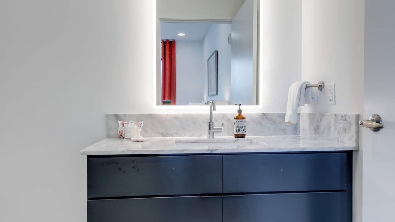Photo of Bathroom in North Capitol