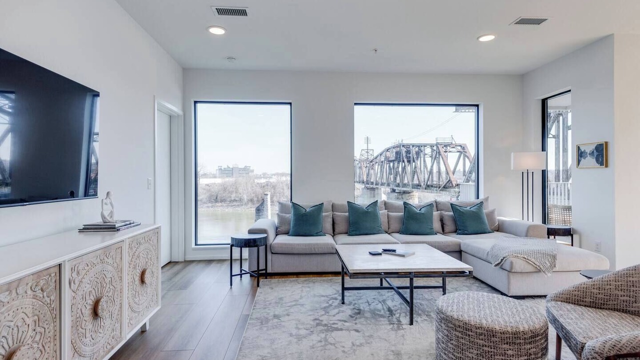 Photo of Livingroom in North Capitol