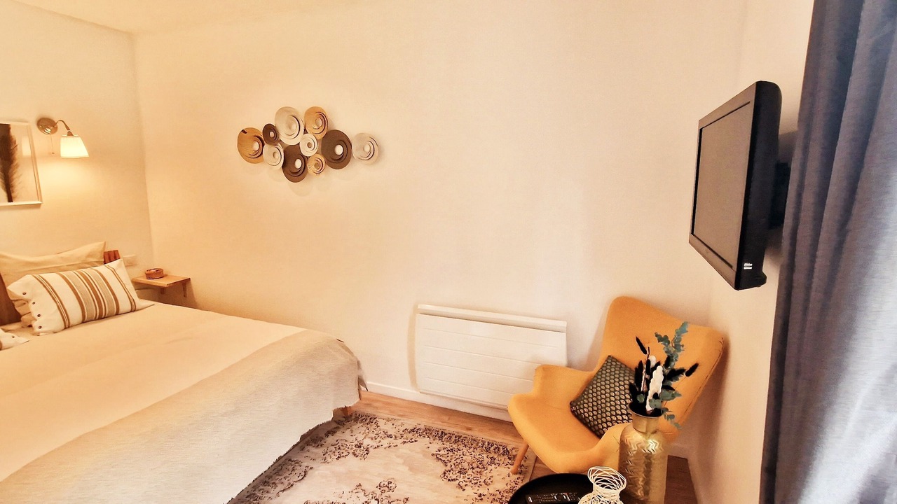 Photo of Bedroom in Le Manoir