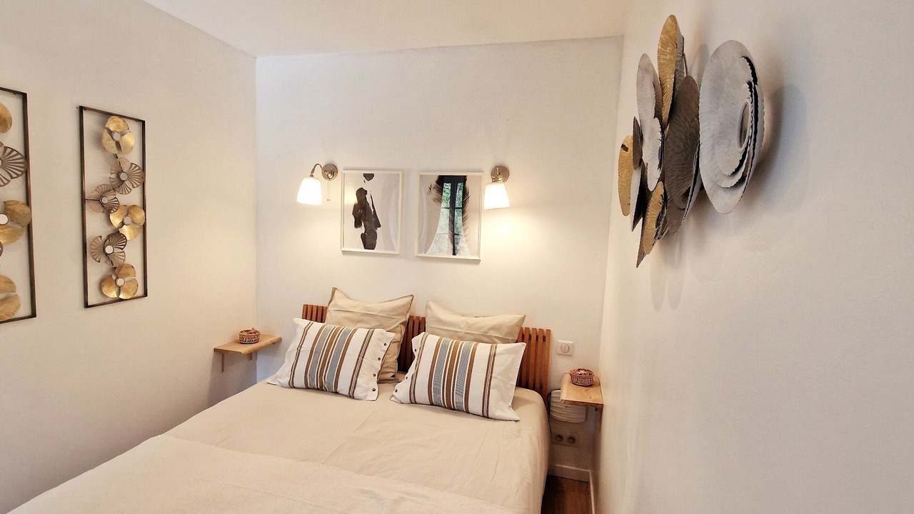 Photo of Bedroom in Le Manoir