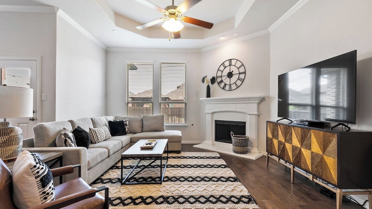 Photo of Livingroom in Keller