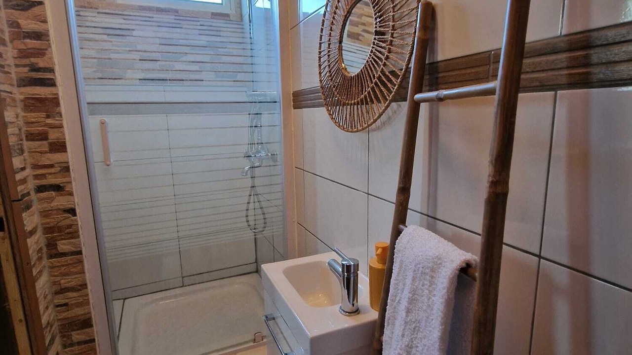 Photo of Bathroom in Les Abymes