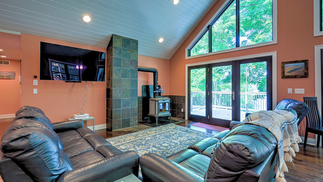 Photo of Livingroom in Iron River
