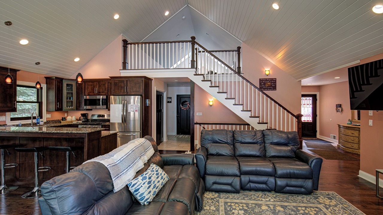 Photo of Livingroom in Iron River