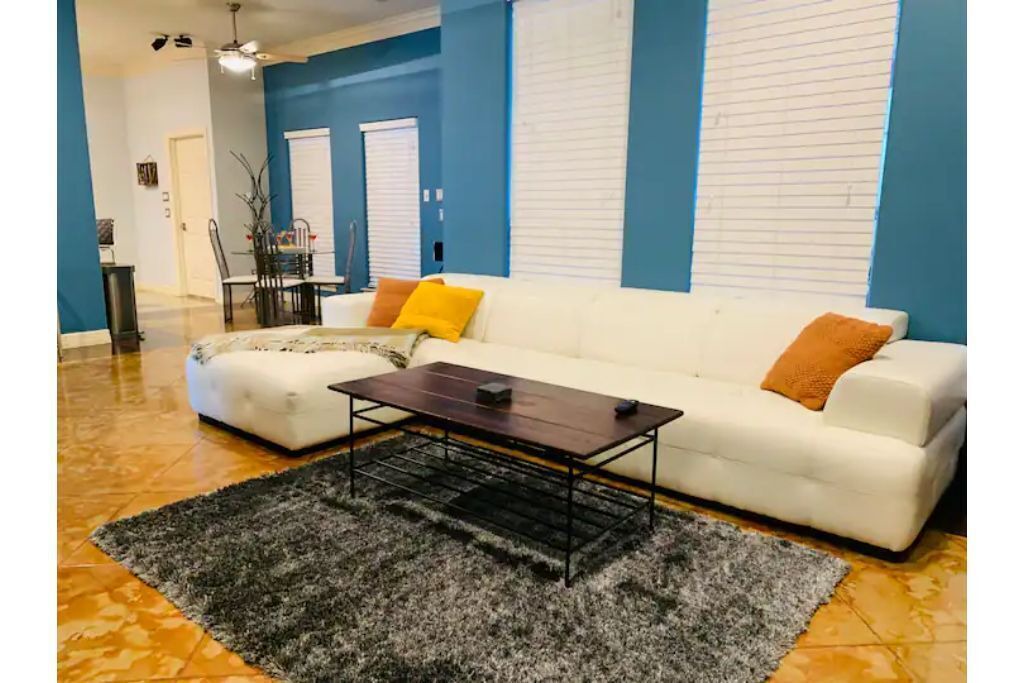 Photo of Livingroom in Oak Lawn