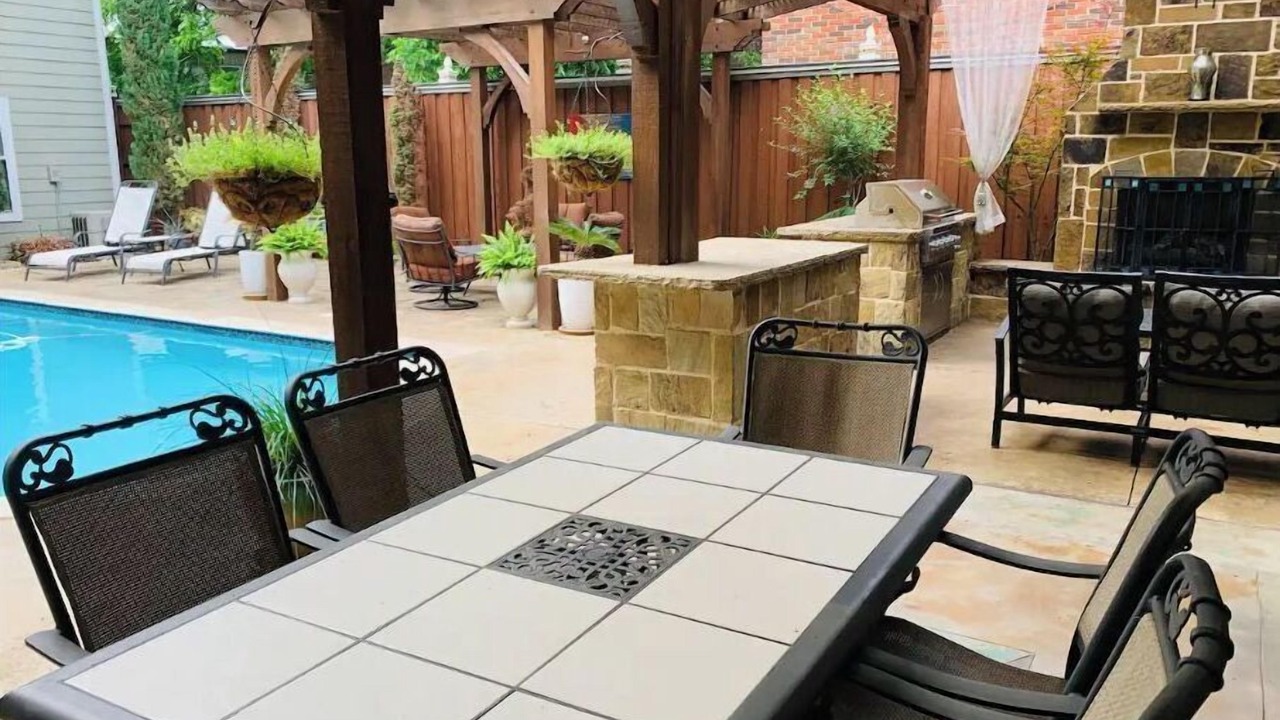 Photo of Outdoor in Oak Lawn