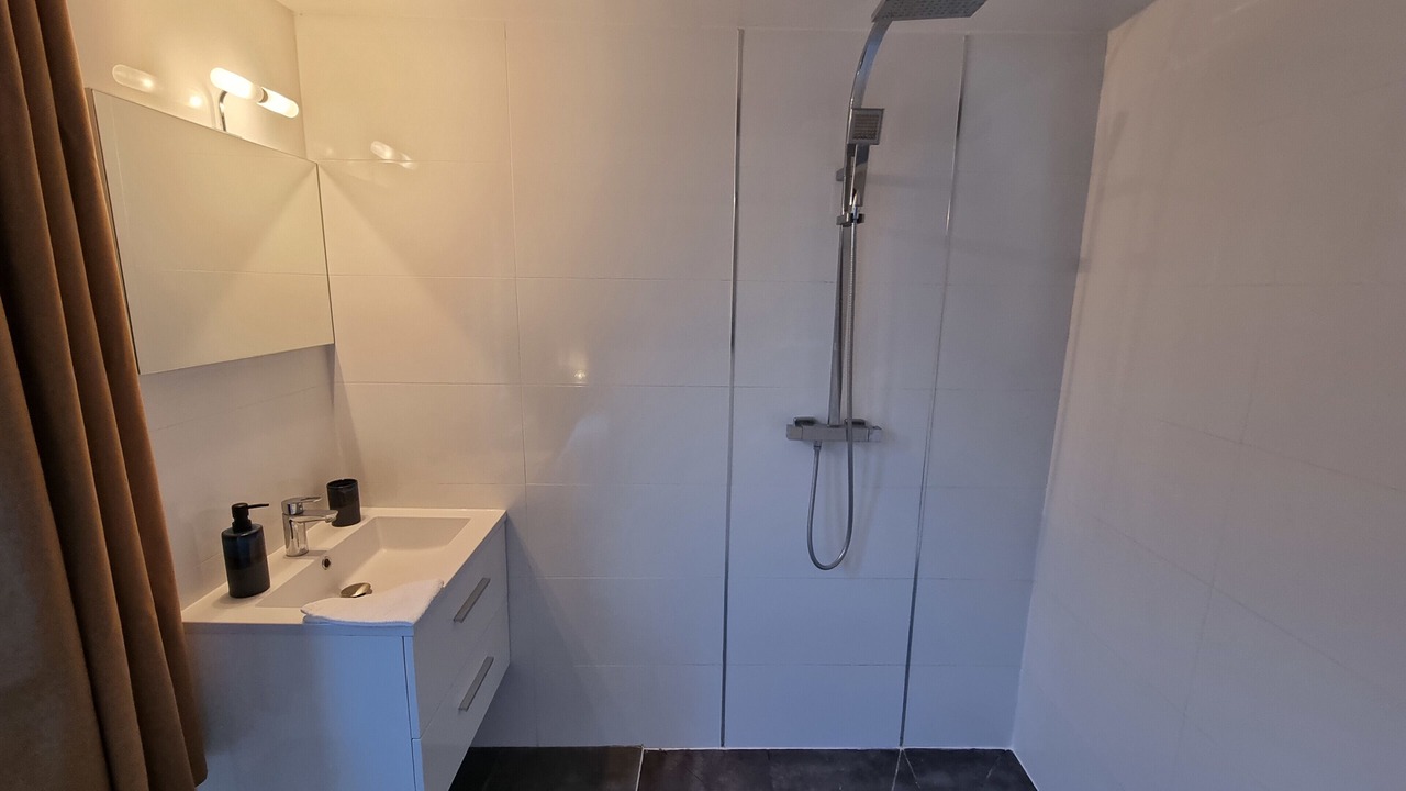 Photo of Bathroom in Enclos