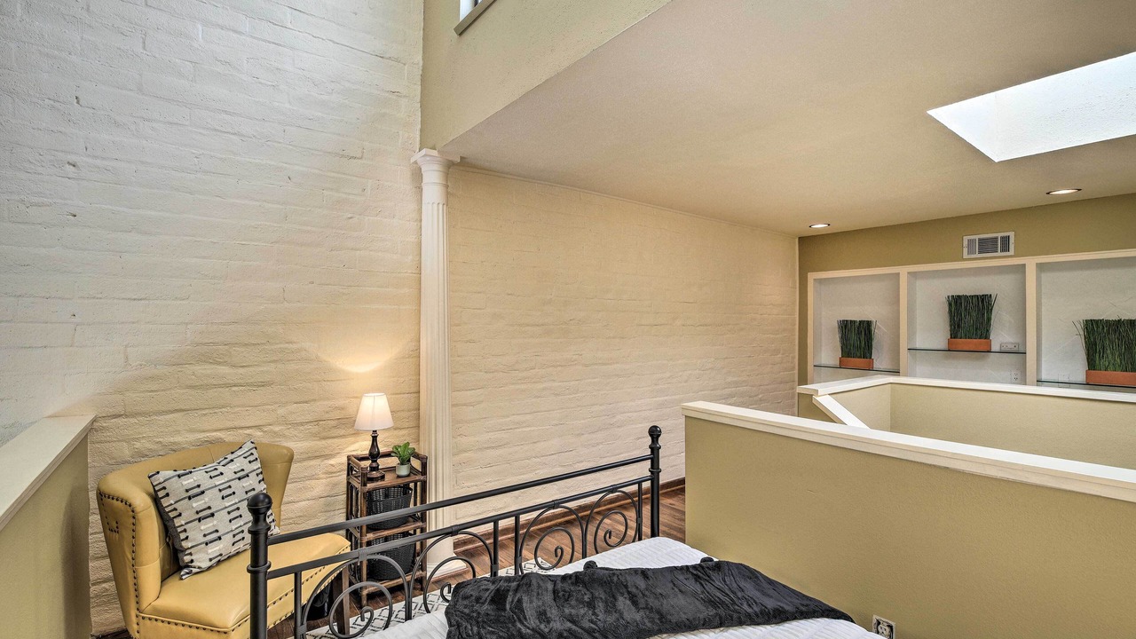 Photo of Bedroom in Neartown