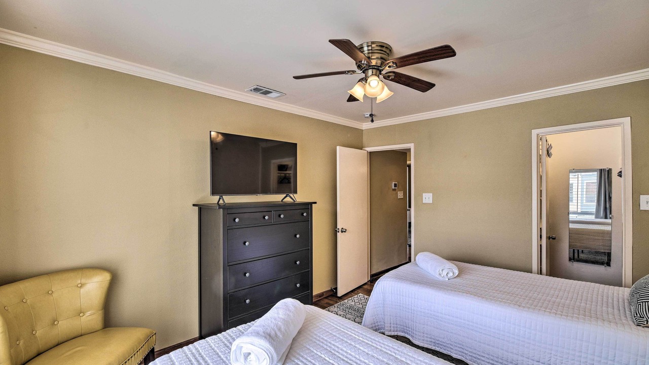 Photo of Bedroom in Neartown