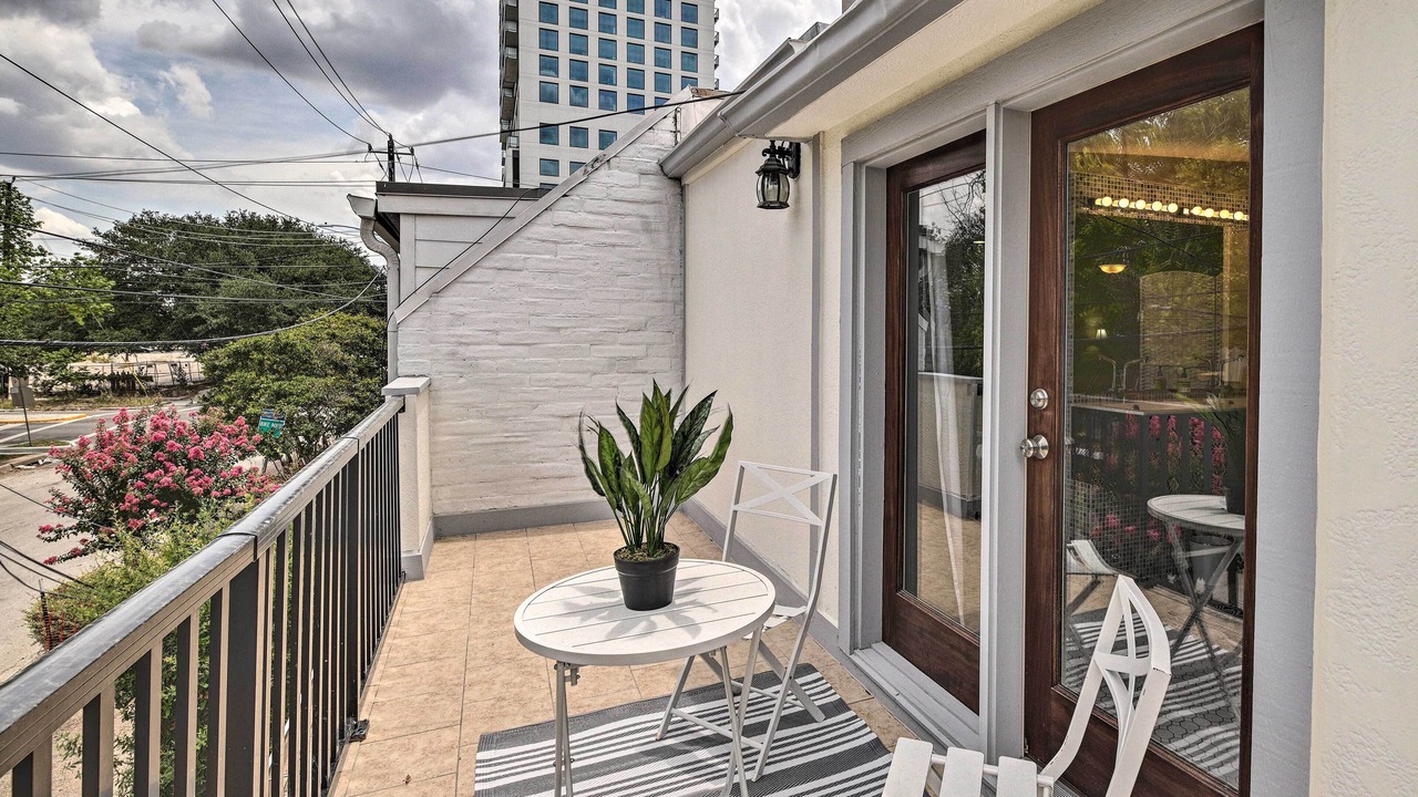 Photo of Patio Balcony in Neartown