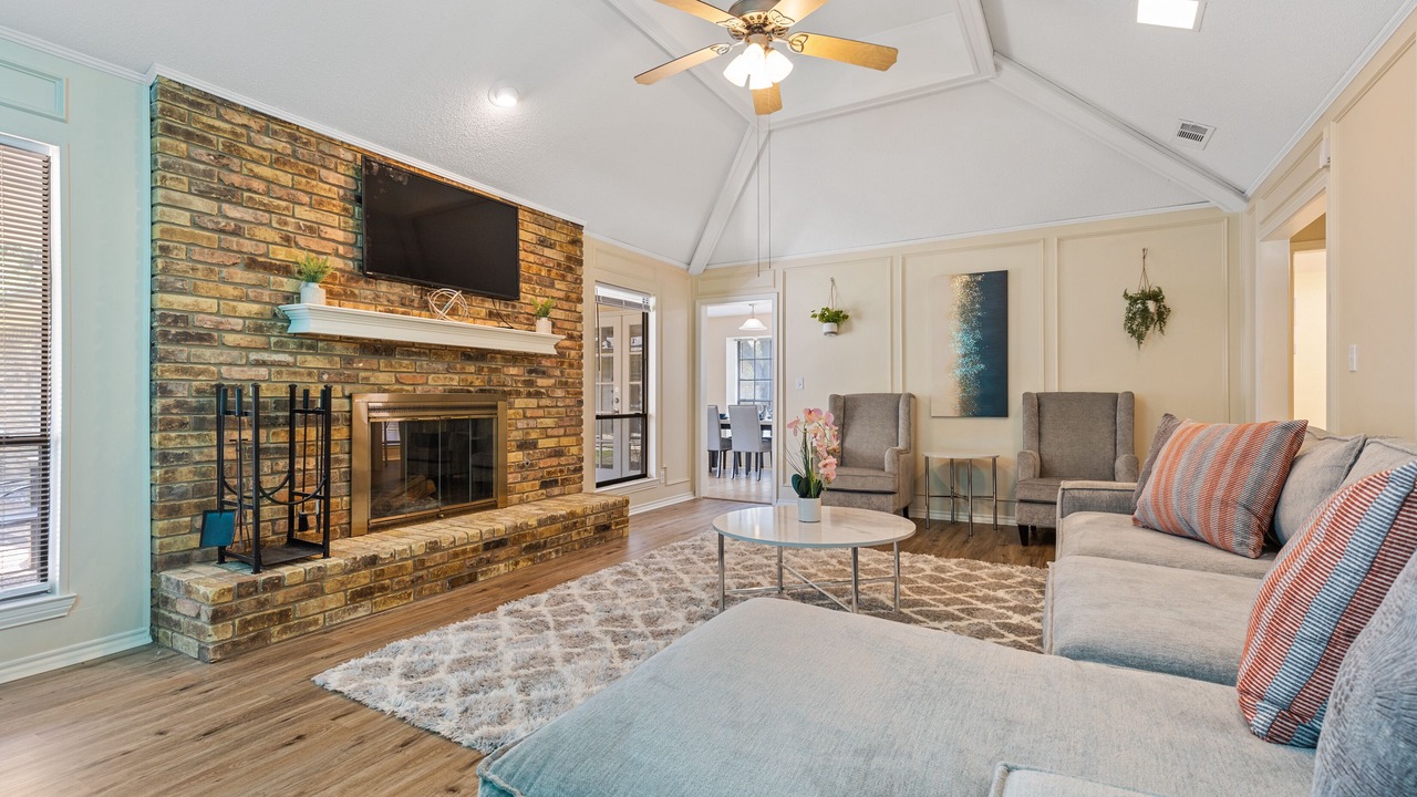 Photo of Livingroom in Allen