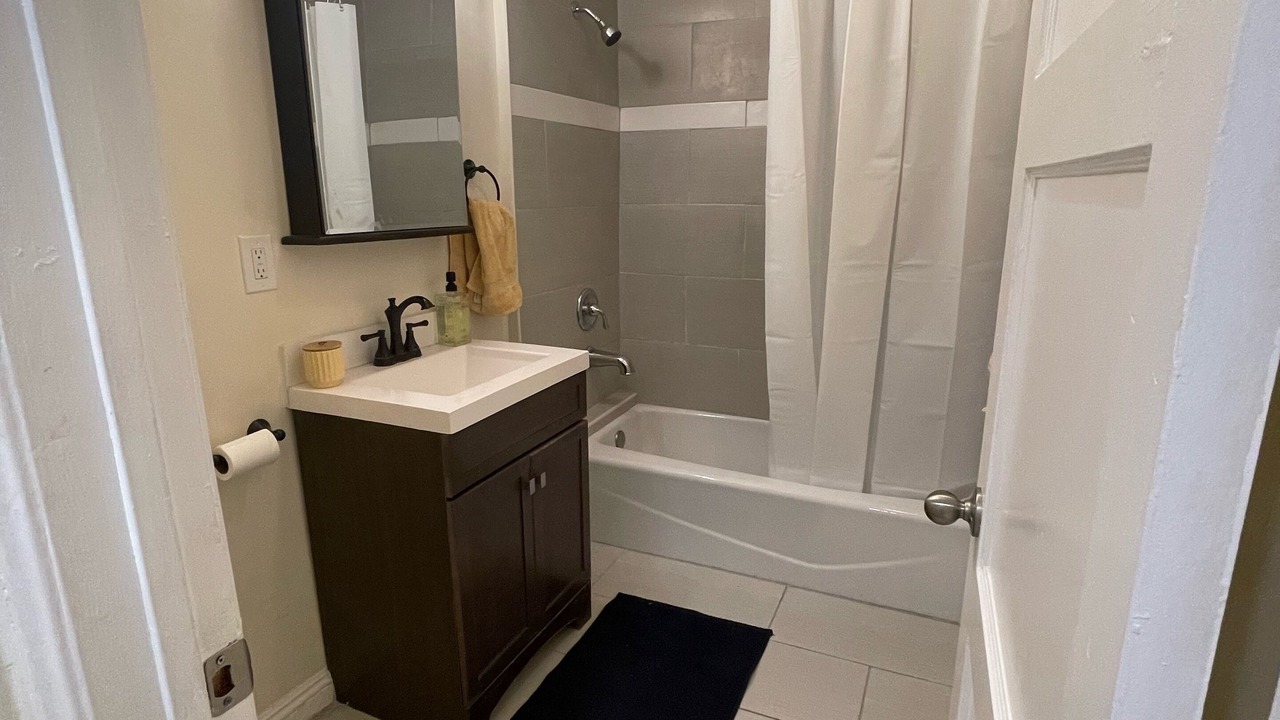 Photo of Bathroom in Tarzana