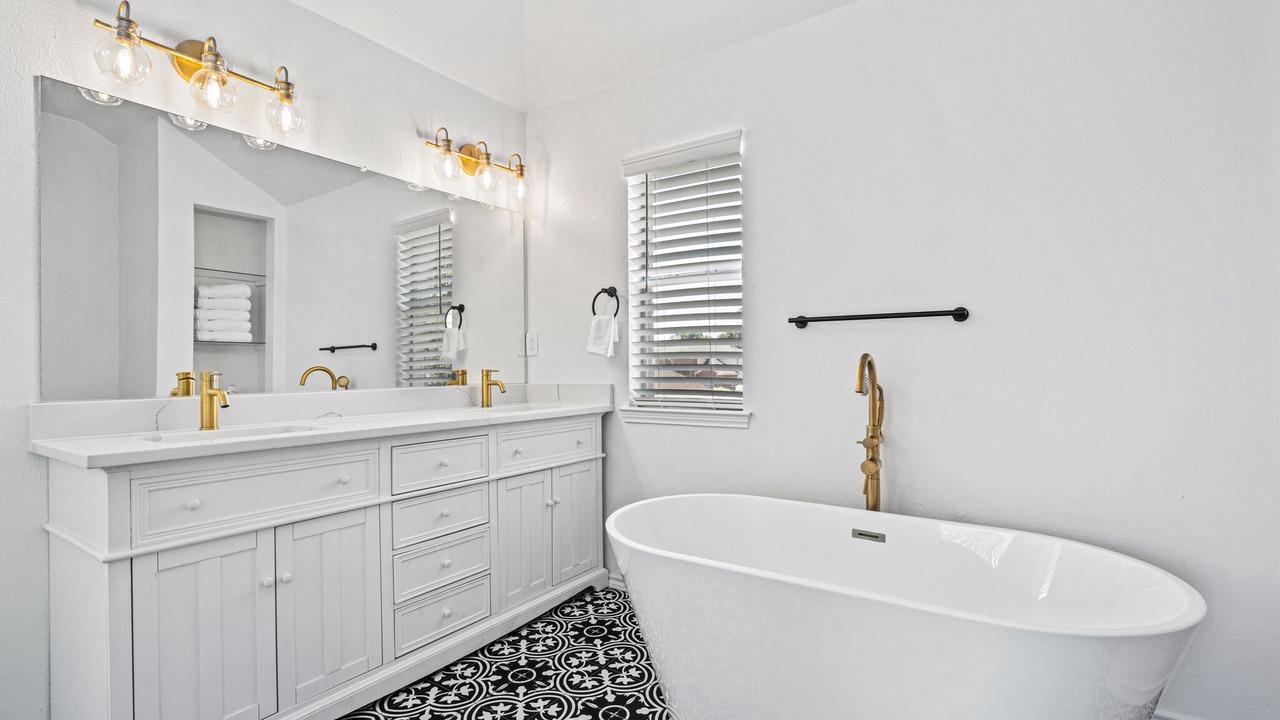 Photo of Bathroom in Allen