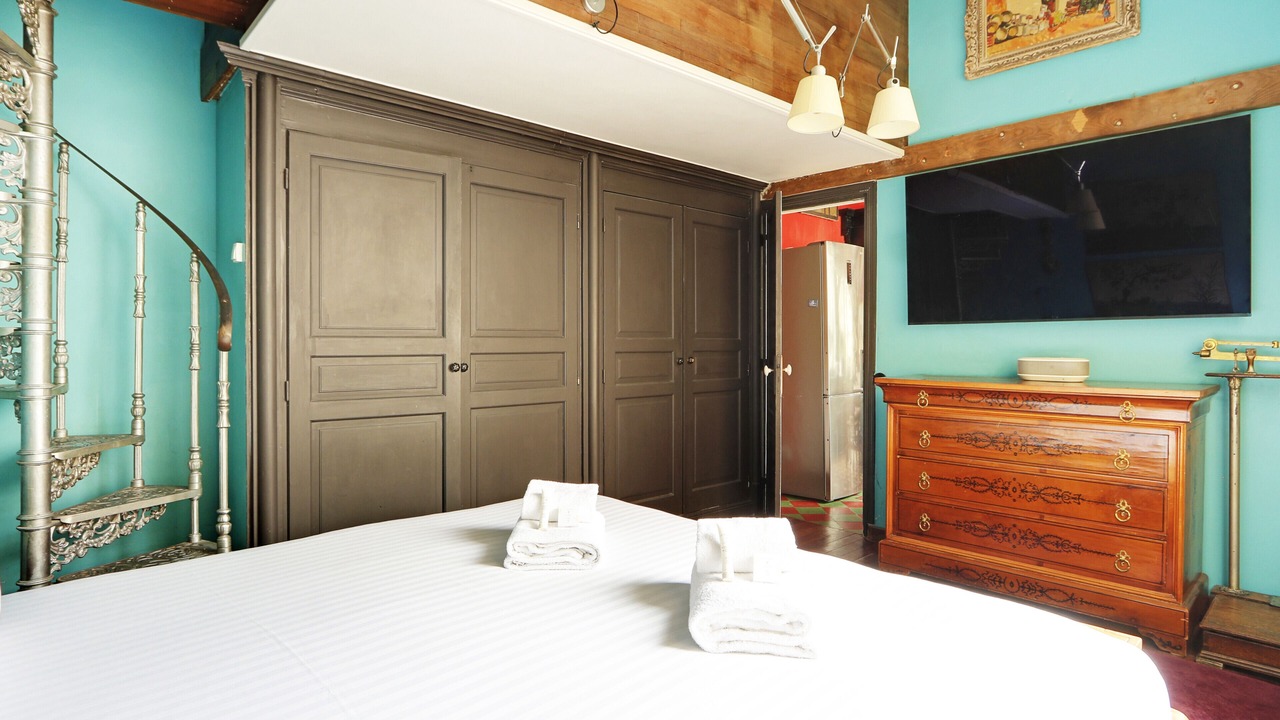 Photo of Bedroom in Notre-Dame-des-Champs