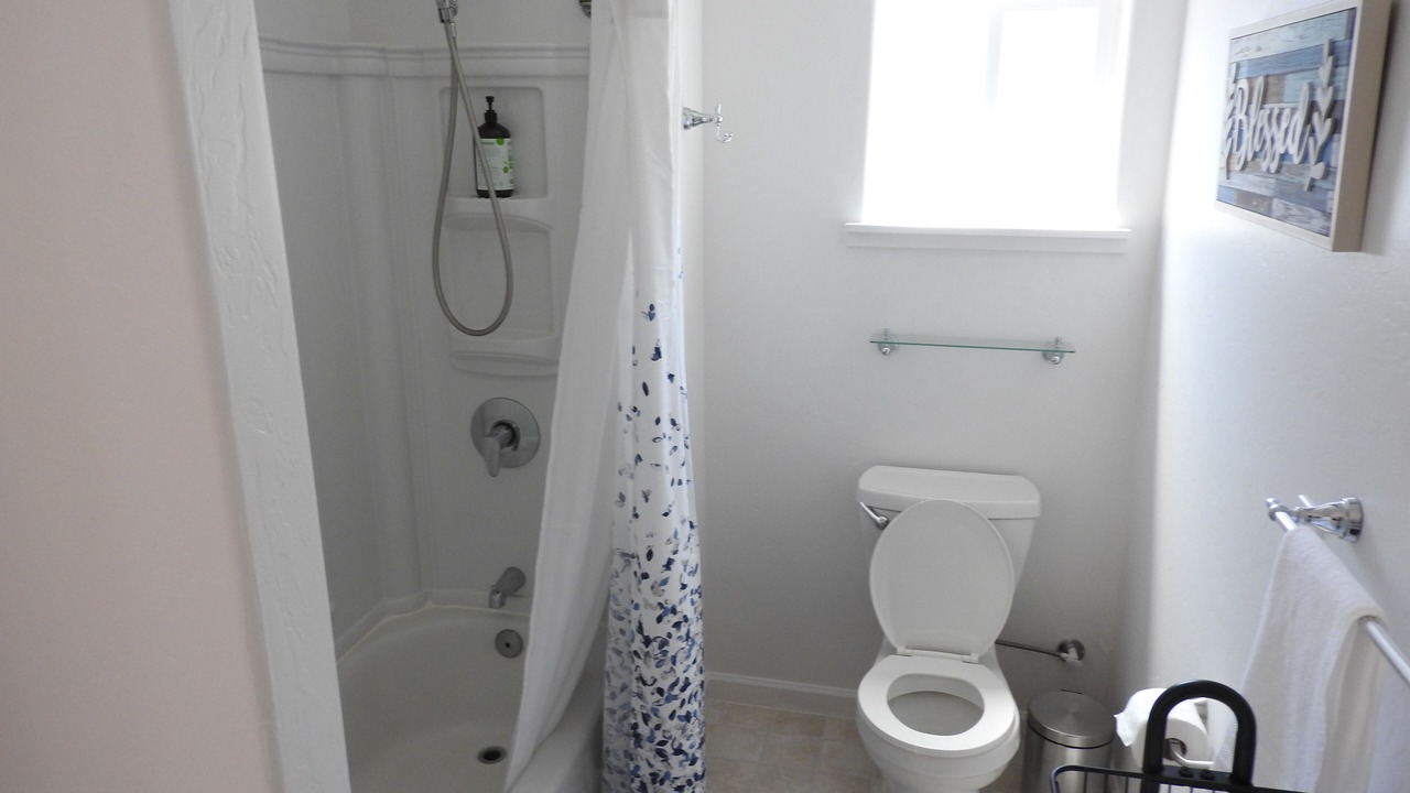 Photo of Bathroom in Gold Beach
