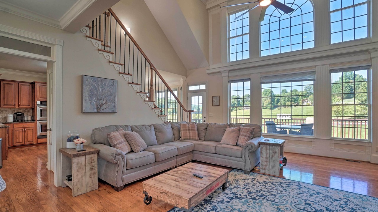 Photo of Bedroom in Hiawassee