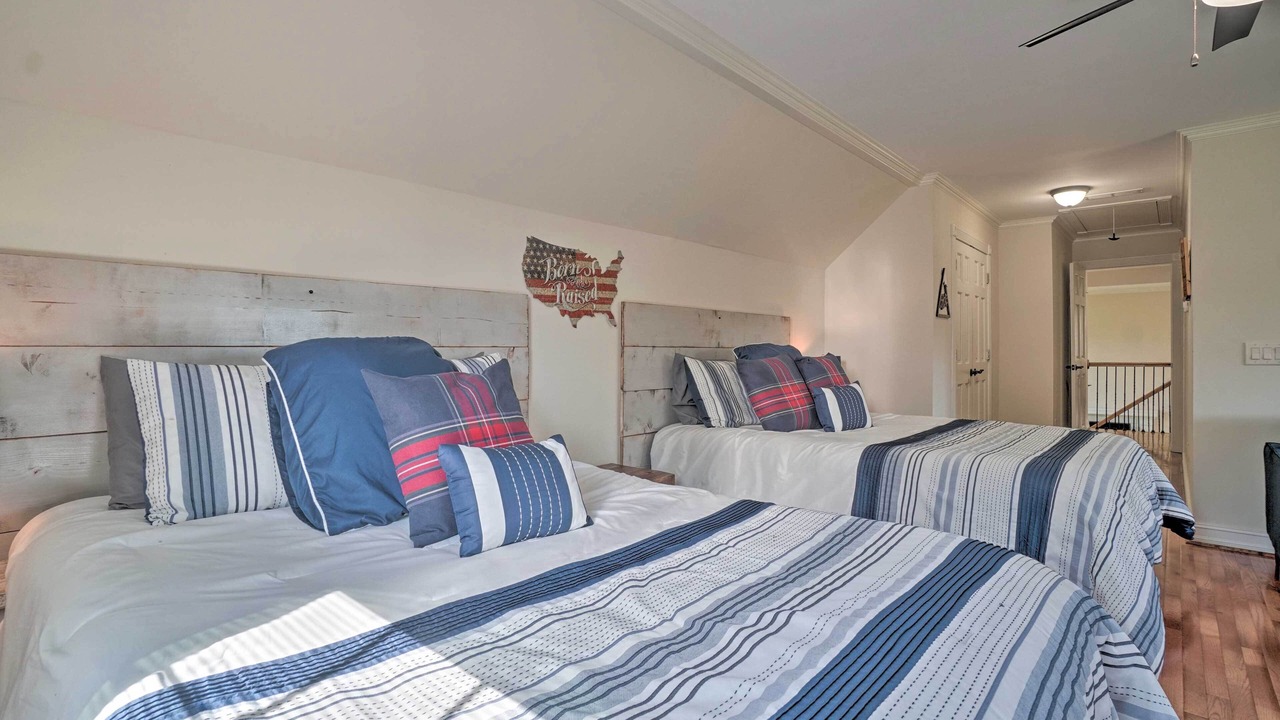 Photo of Bedroom in Hiawassee