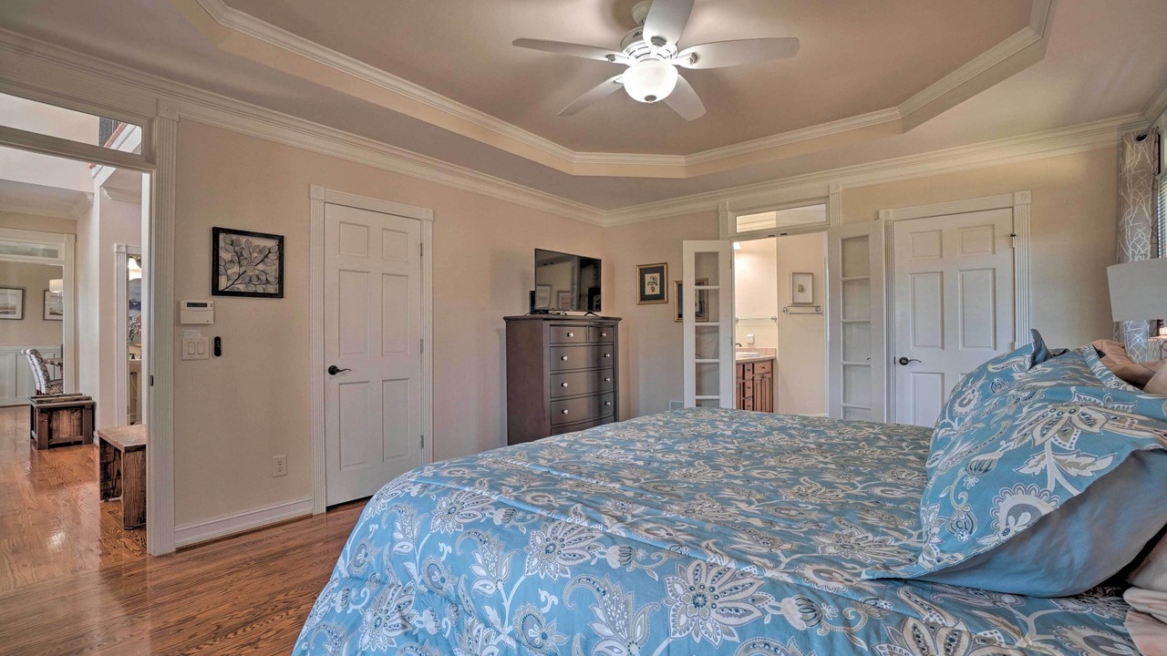 Photo of Bedroom in Hiawassee