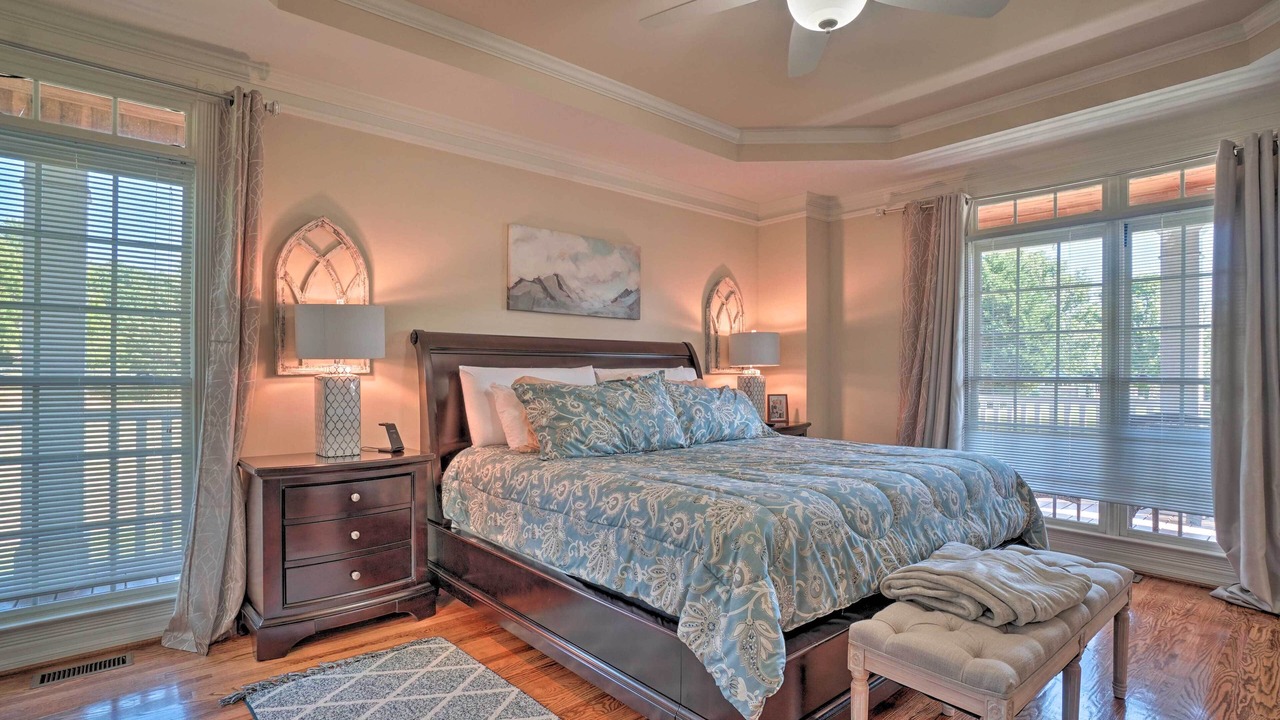 Photo of Bedroom in Hiawassee