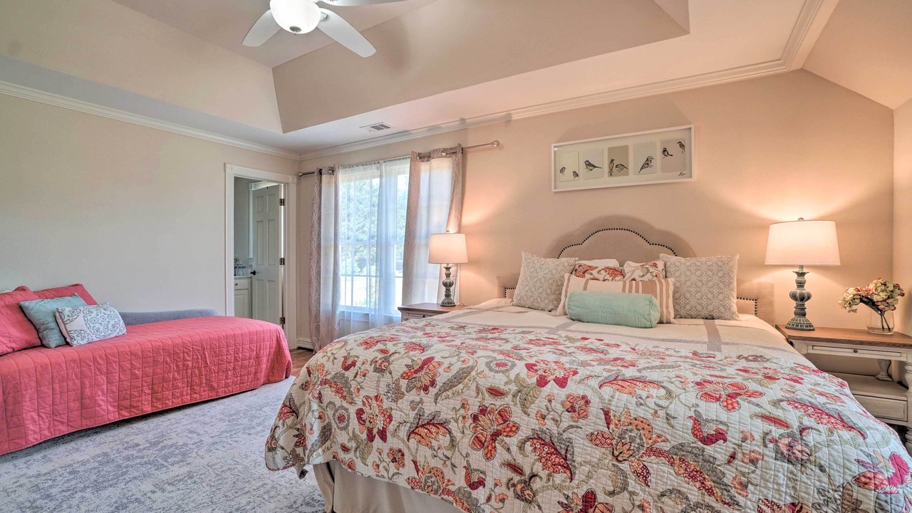 Photo of Bedroom in Hiawassee