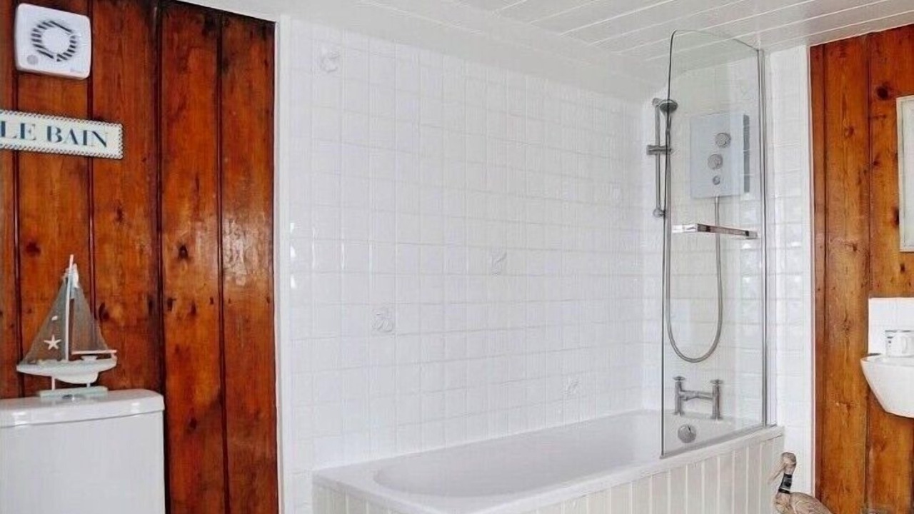 Photo of Bathroom in Dungeness