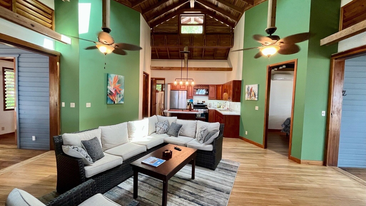 Photo of Livingroom in Palmetto Bay