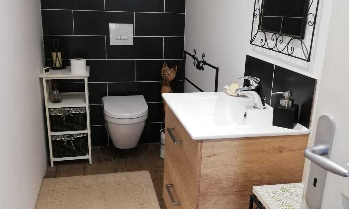 Photo of Bathroom in Chalus