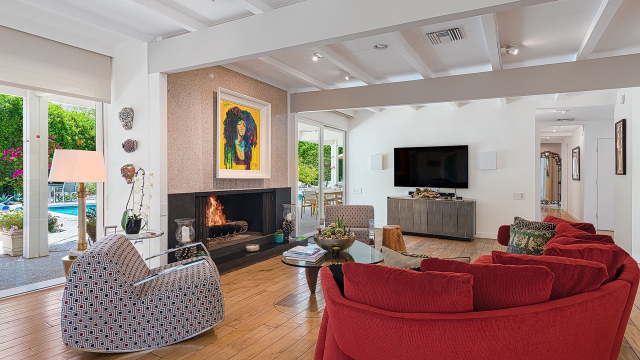 Photo of Livingroom in Deep Well Ranch