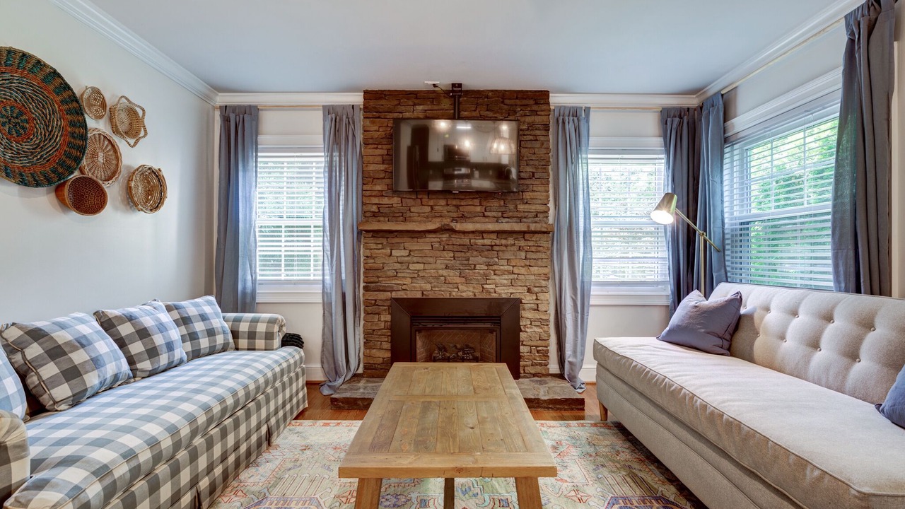 Photo of Livingroom in Winston - Salem