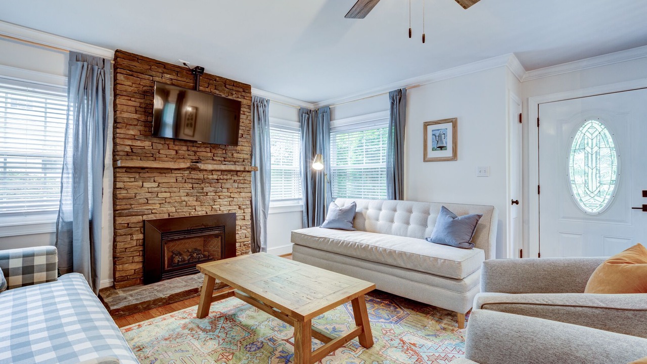 Photo of Livingroom in Winston - Salem